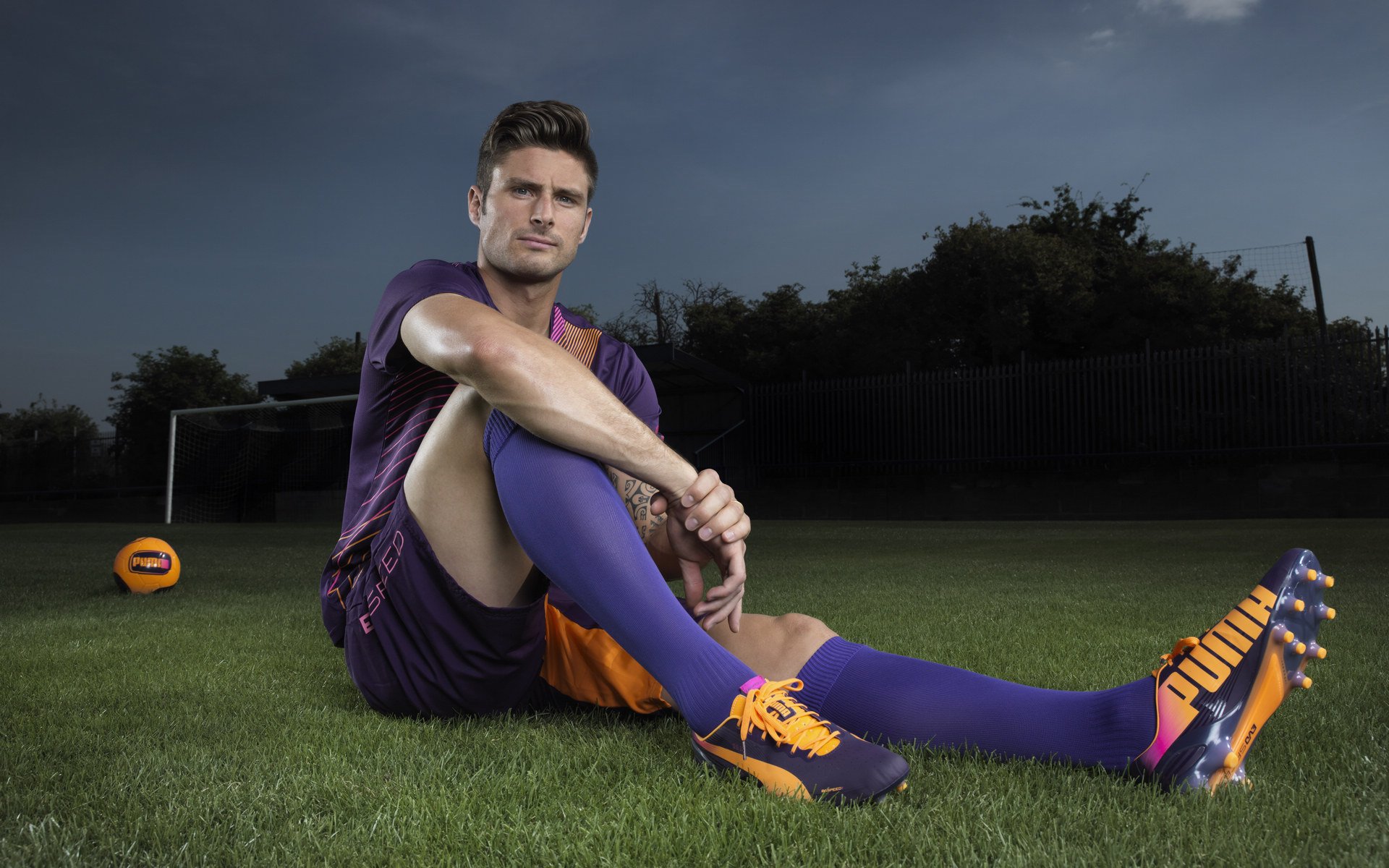 湖人替补两奇兵进步太大了！海斯稳固内线，拉拉维亚成最佳第六人