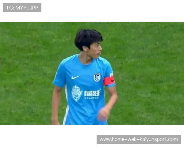 斯坦丘亮相大连梭鱼湾，定位球助攻队友破门